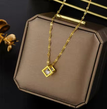 Elegant Gold Pendant Necklace