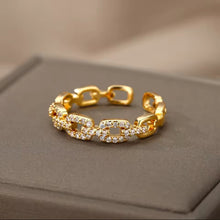 Chain-Shaped Adjustable Ring with Cubic Zirconia