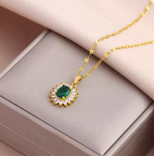 Elegant Emerald Pendant Necklace