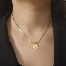 Gold Four-Leaf Clover Pendant Necklace: A Touch of Luck and Elegance