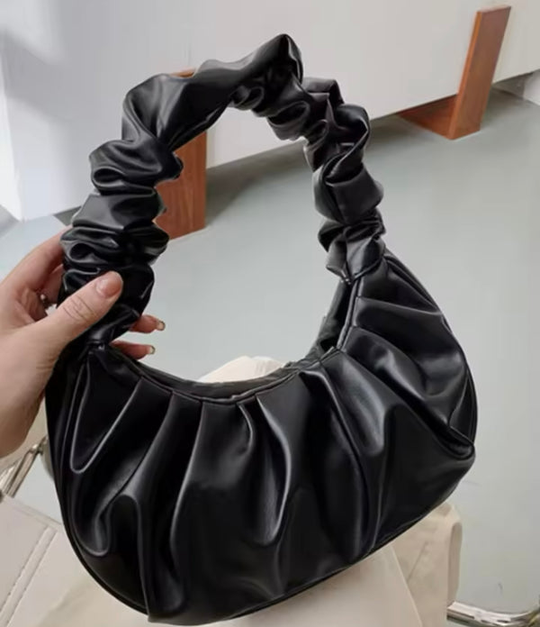 Elegant Black PU Leather Handbag with Pleating: A Blend of Style and Functionality